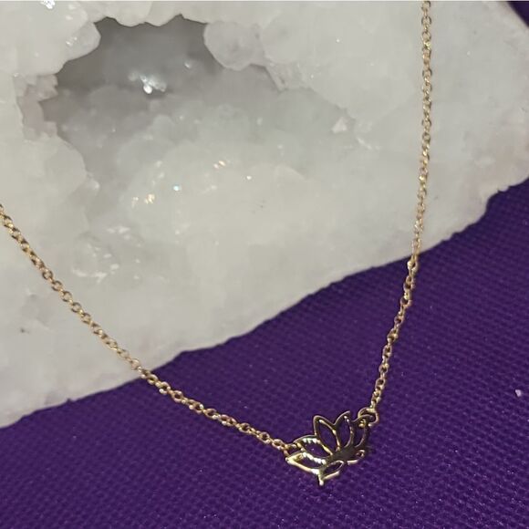 Lotus Pendent Necklace Gold - Picture 10 of 11